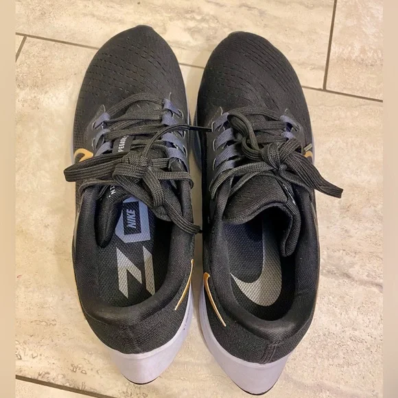 Nike Air Zoom Pegasus 38 'Black Metallic Gold Coin' CW7358-004 Women’s Size 9 - Picture 10 of 16